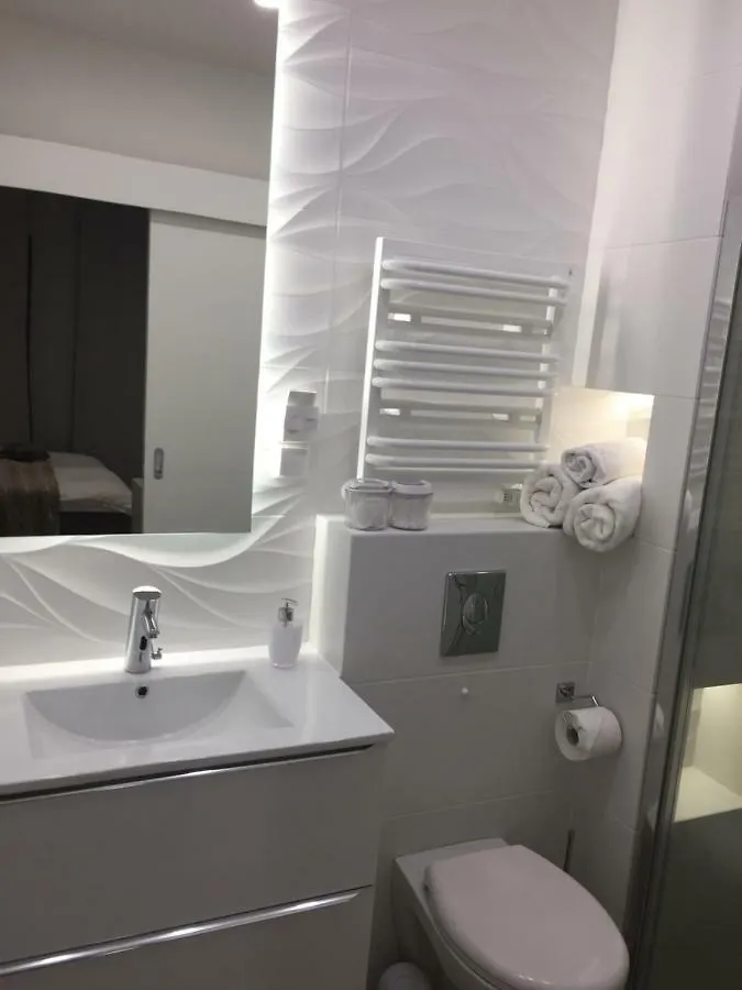 그단스크 Artemis Apartament - Chmielna A 아파트