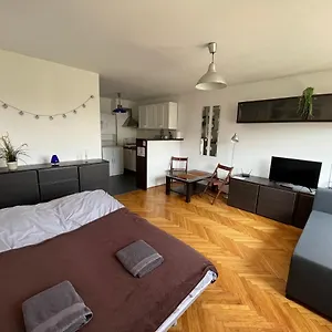 Uroczy Apartament Blisko Centrum , Warszawa Polska